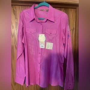 Women’s XL wrangler performance shirt